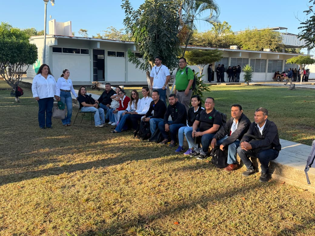 maestros y personal administrativo de conalep en mazatlan y el rosario sinaloa amanecieron en huelga laboral