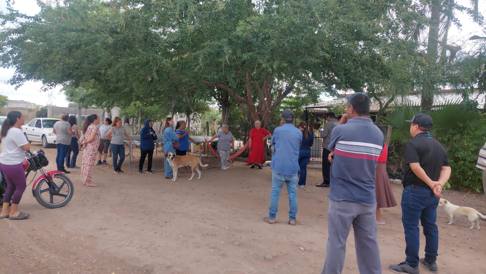 Manifestación de habitantes de la colonia Del Bosque, en Guamúchil