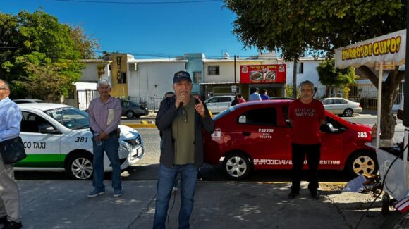Maestros de la CNTE se manifiestan en Los Mochis, Sinaloa; exigen abrogación de la Ley ISSSTE 2007
