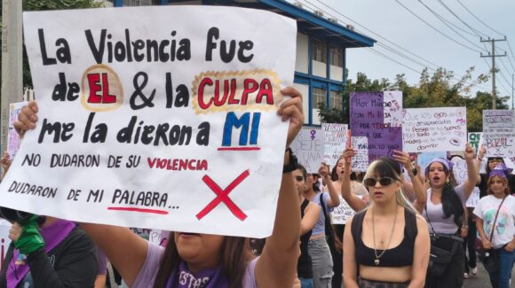 Mazatlán, Sinaloa, camina por las que ya no están; así se vivió la marcha del 8M