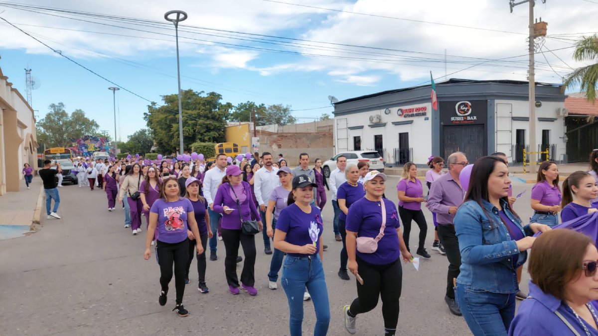 marchan en guamuchil sinaloa por el dia internacional de la mujer