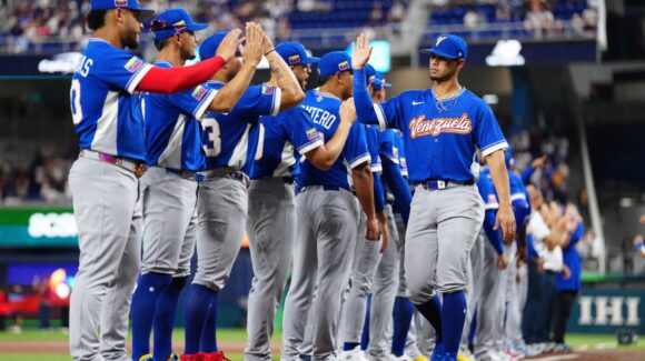 Italia y Venezuela se enfrentan por el pase a la final del Clásico Mundial de Beisbol 2026