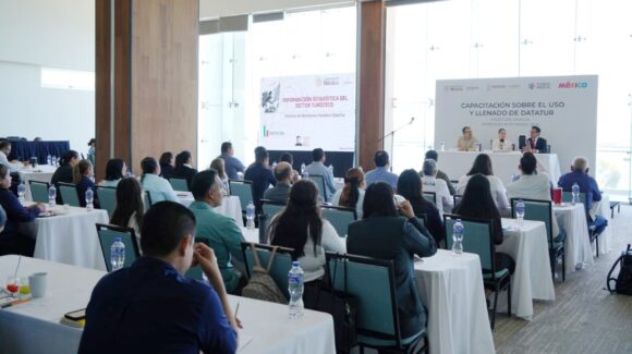 Mazatlán, Sinaloa apuesta por turismo inteligente; capacitan a hoteleros en uso de Datatur