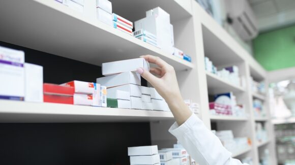 Al 97% el abasto de medicamentos en México: Sheinbaum; ¿Qué pueden hacer los pacientes si no reciben sus medicinas?