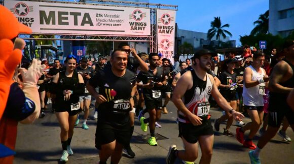 Resultados de la 21K de Mazatlán, Sinaloa Juan Luis Barrios conquista el Medio Maratón y brilla junto a Kathya Mirell