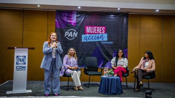Militantes panistas dialogan sobre participación política en panel “Mujeres en Acción” en Culiacán, Sinaloa