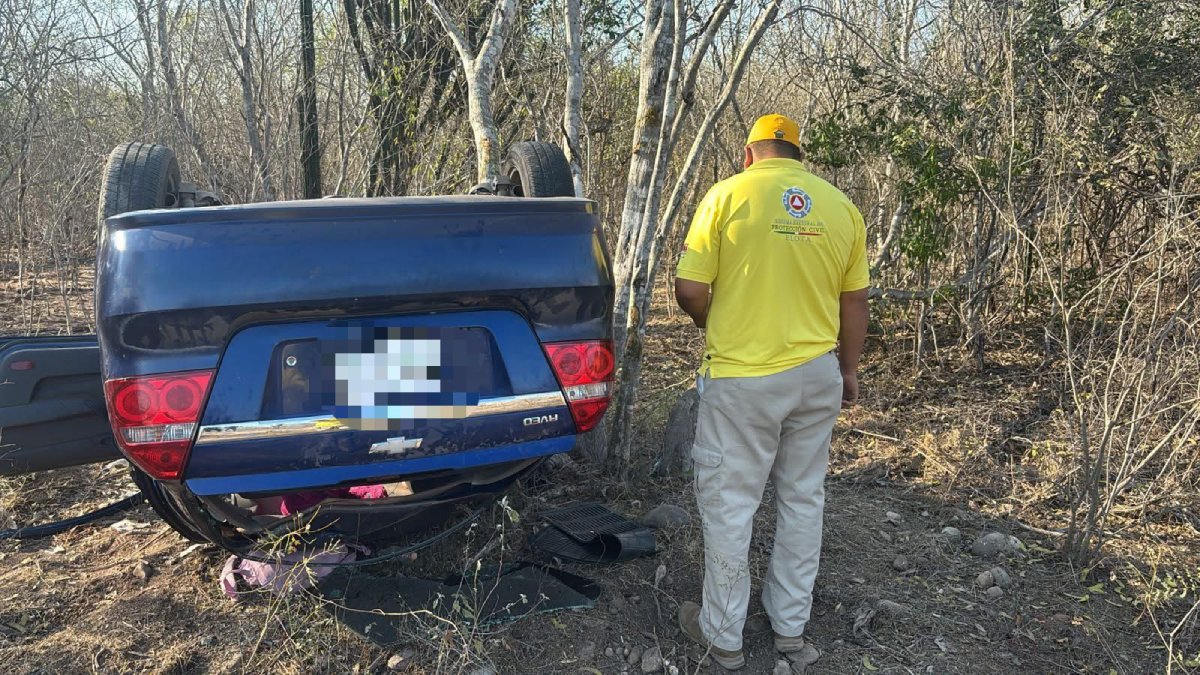 muere mujer en volcadura en dimas san ignacio