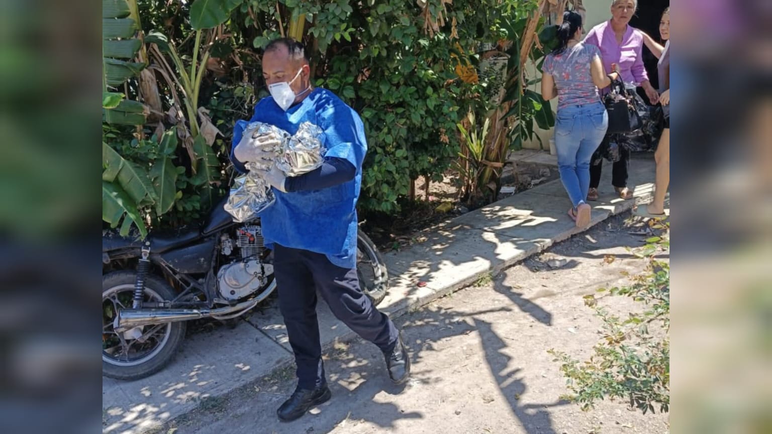 Mujer da a luz en una vivienda de Mazatlán