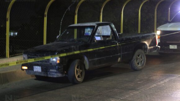Mujer resulta herida con una bala perdida cuando viajaba en una camioneta en Mazatlán, Sinaloa