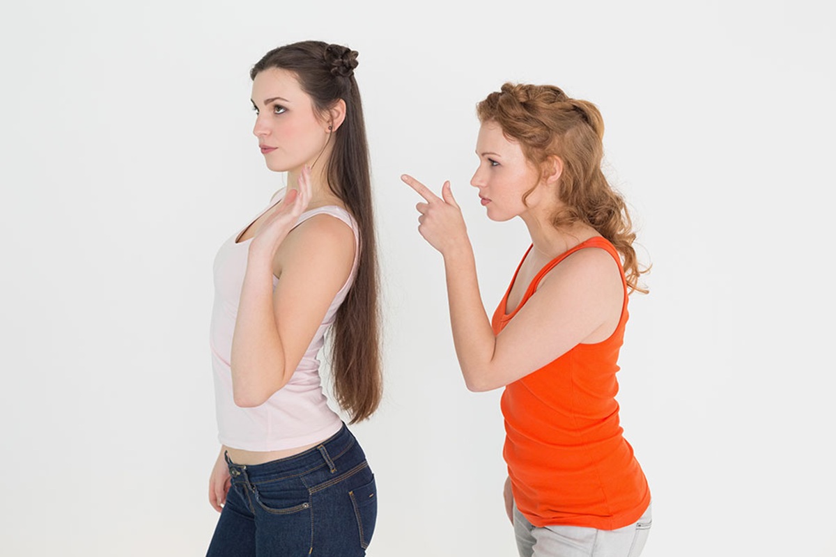Mujeres discutiendo. Relaciones tóxicas