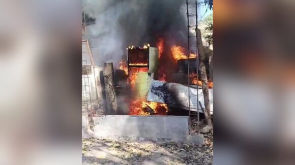 Incendio en un negocio de lavadoras en Higuera de Zaragoza moviliza a los cuerpos de auxilio de Ahome, Sinaloa
