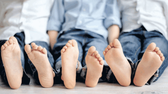 ‘Descalzos por la inclusión’ | Convocan en redes sociales a protesta en plaza de Mazatlán, Sinaloa, tras presunto caso de discriminación a niño con autismo