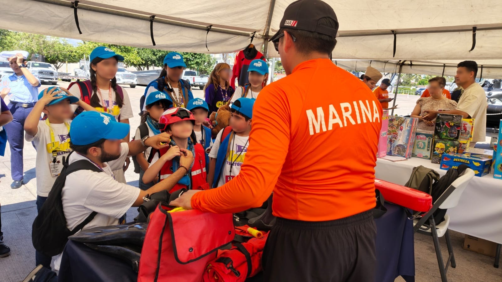 Niños y jóvenes del CRIT Sinaloa visitan la Cuarta Región Naval en Mazatlán