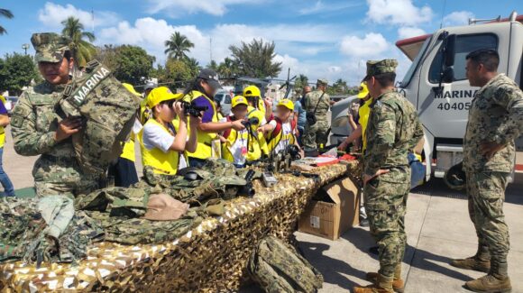Niñas, niños y jóvenes del CRIT Sinaloa visitan la Cuarta Región Naval en Mazatlán