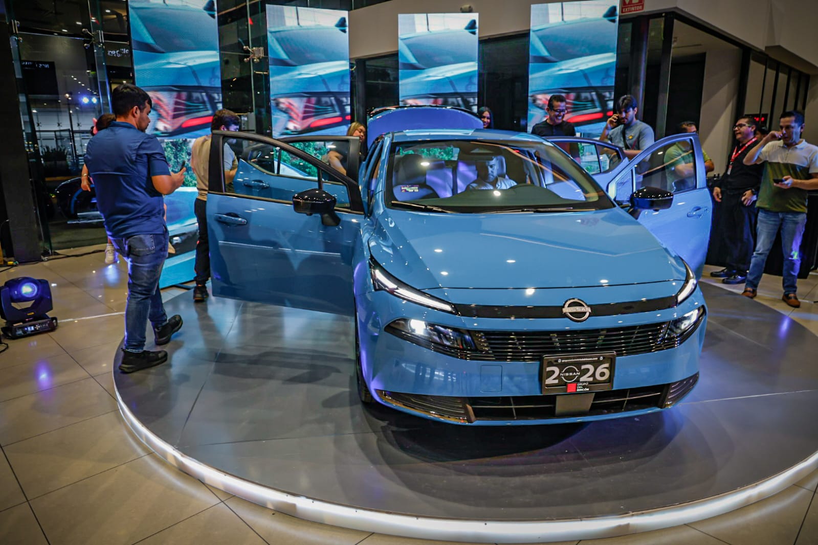 Presentan los nuevos Nissan Versa y Sentra en Culiacán