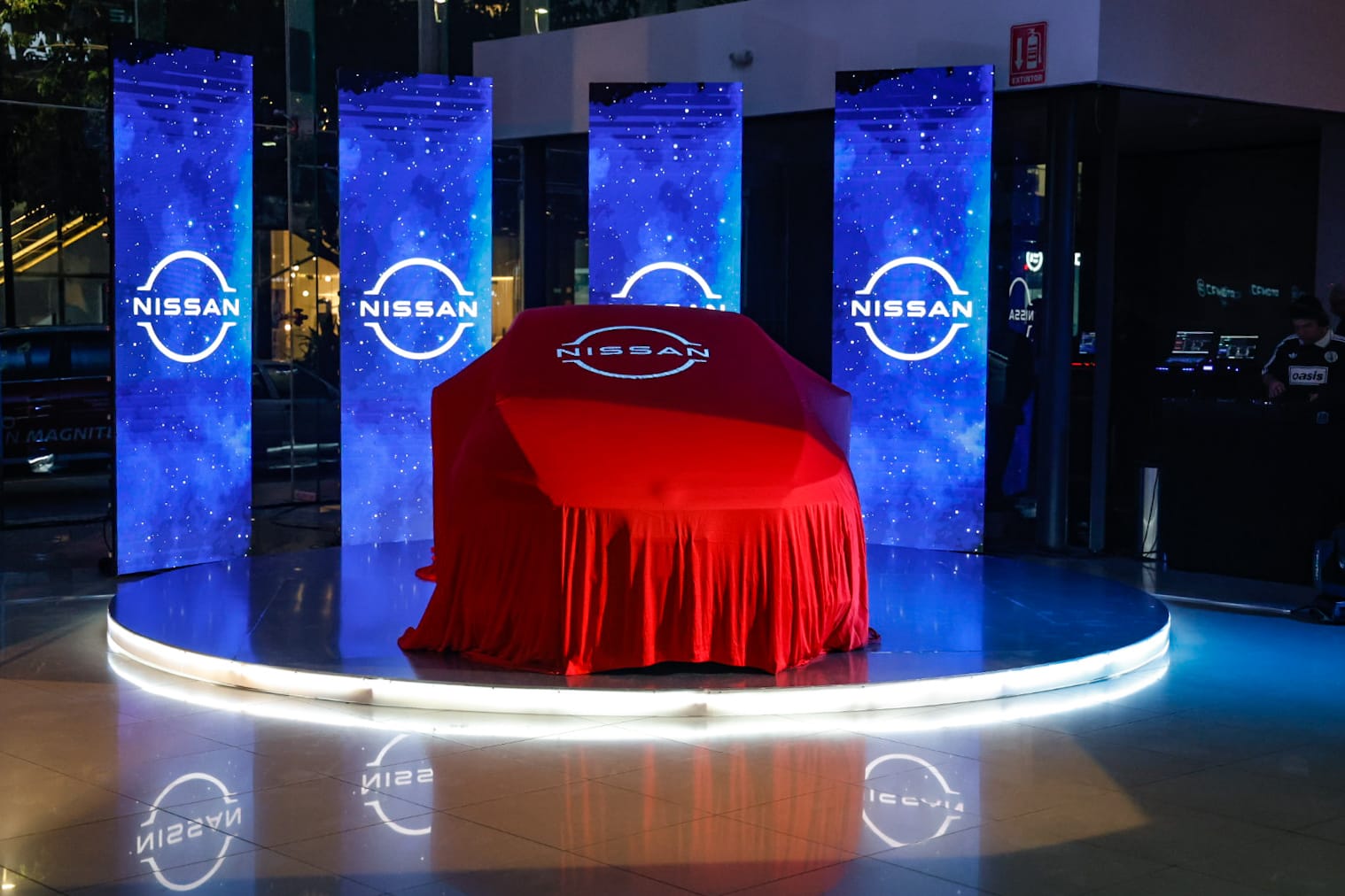 Presentan los nuevos Nissan Versa y Sentra en Culiacán