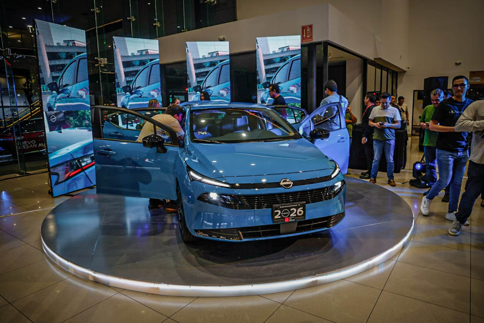 Presentan los nuevos Nissan Versa y Sentra en Culiacán
