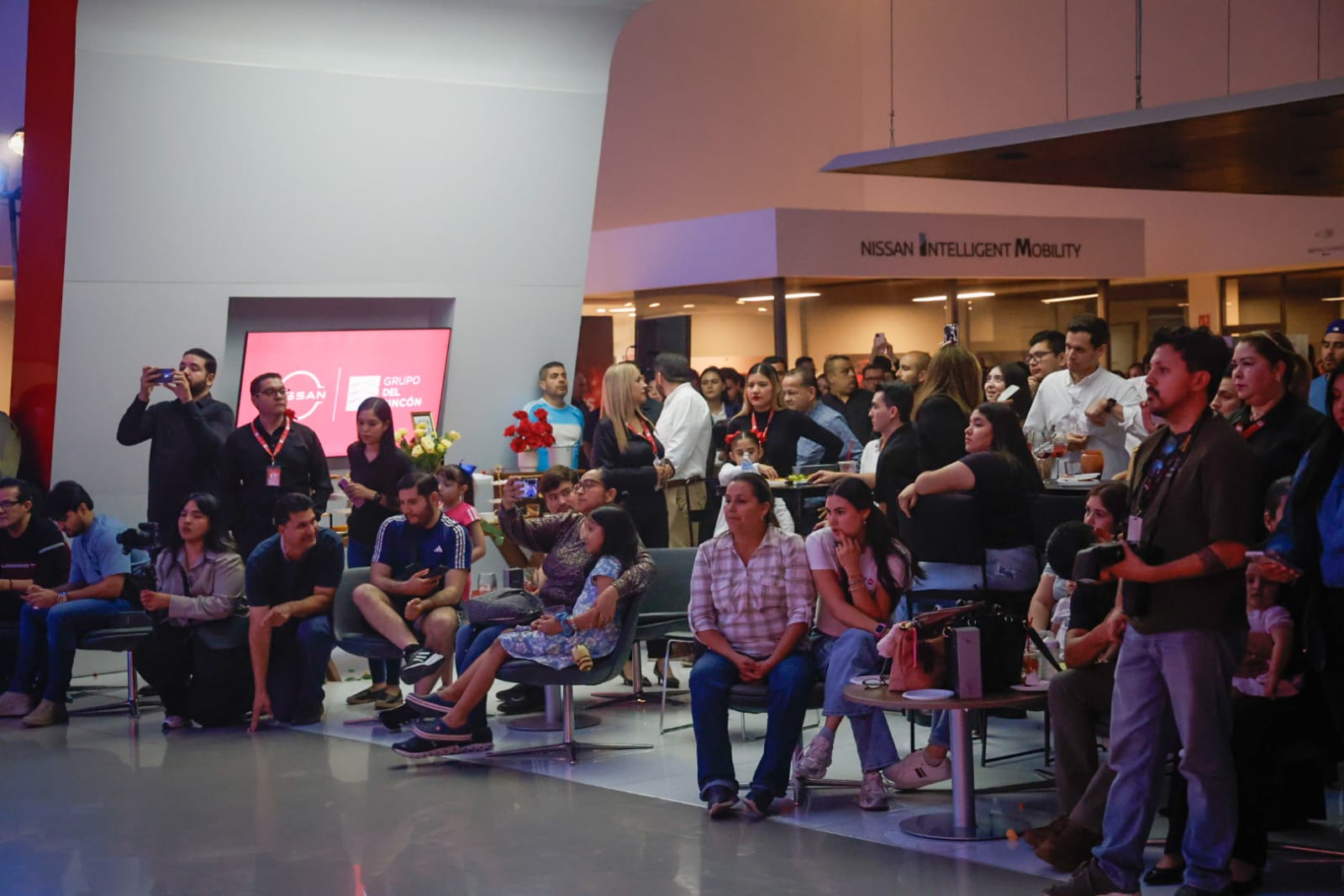 Presentan los nuevos Nissan Versa y Sentra en Culiacán