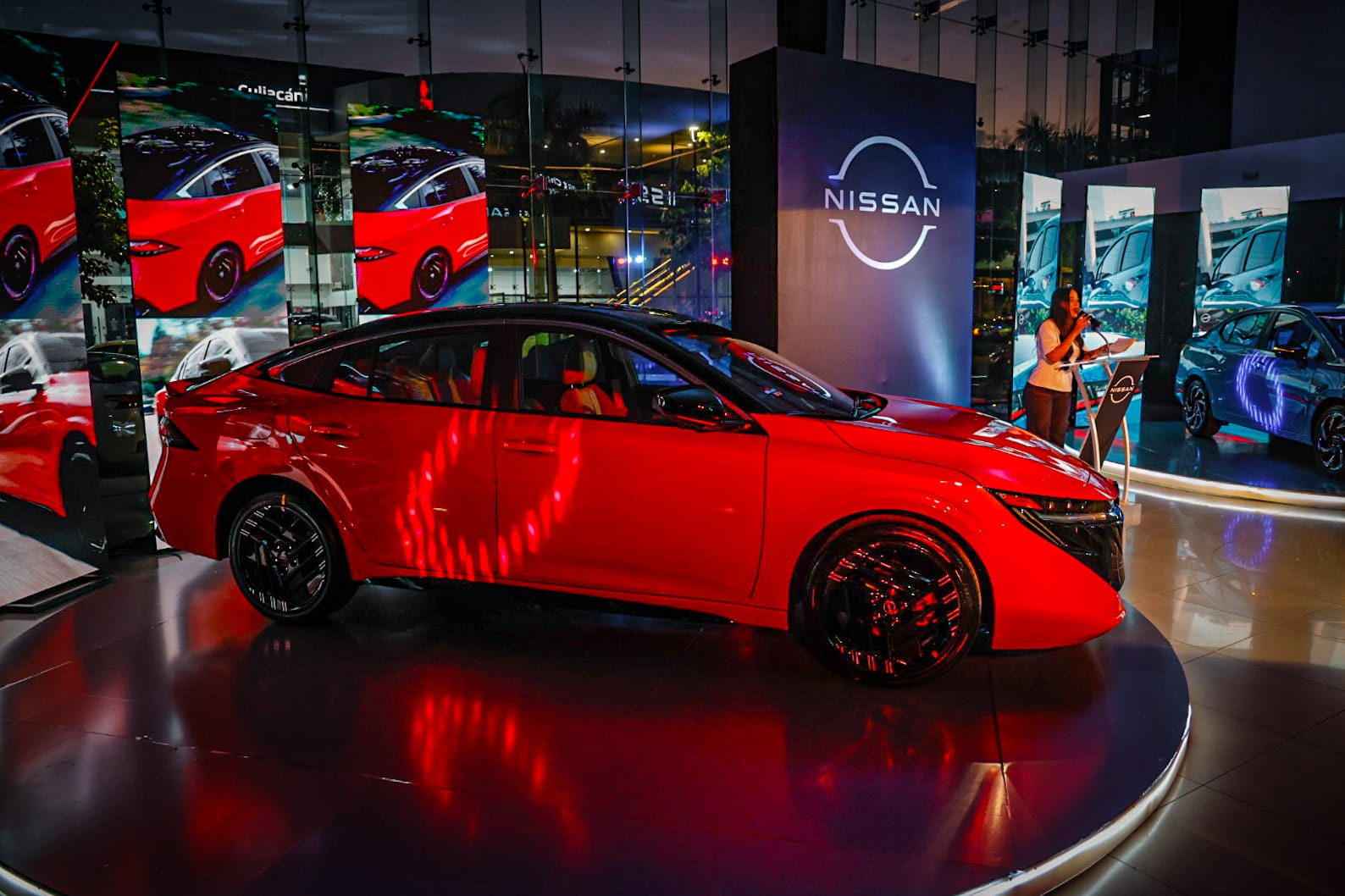 Presentan los nuevos Nissan Versa y Sentra en Culiacán