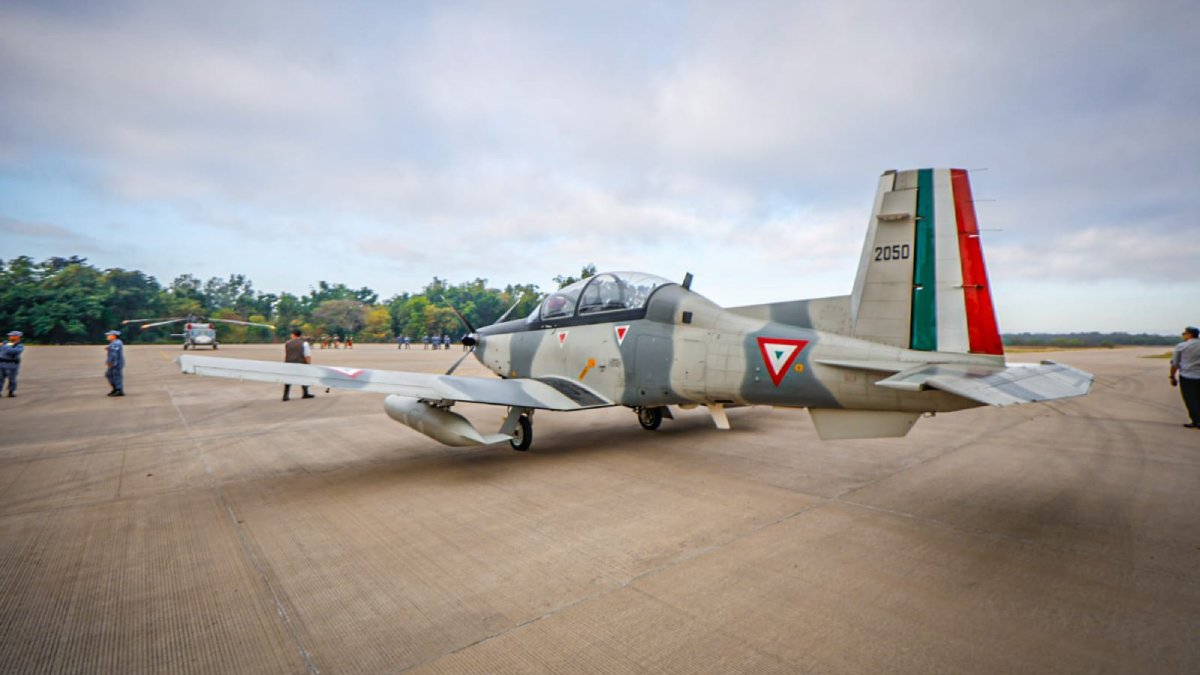 novena zona aerea militar avion