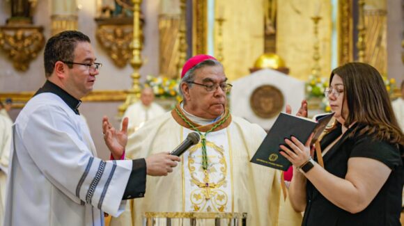 El Obispo Jesús José Herrera Quiñonez presidió la Misa Crismal en la que sacerdotes de Culiacán renovaron su promesa sacerdotal