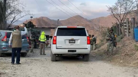 ‘Sheinbaum ordenó envío de 40 especialistas de la Sedena para búsqueda de los cuatro mineros de Rosario’; Rocha acude al lugar
