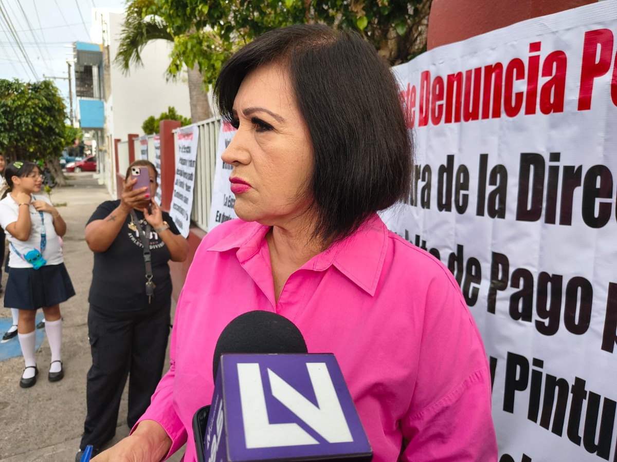 Padres de familia toman primaria El Chamizal, en Mazatlán