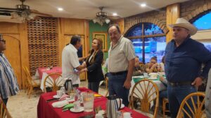 paola garate pri sinaloa desayuno