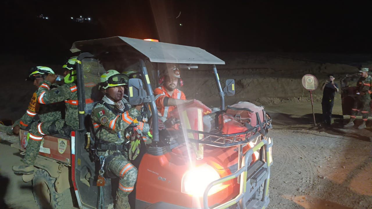 Brigadas de rescate trabajan toda la noche en mina de El Rosario
