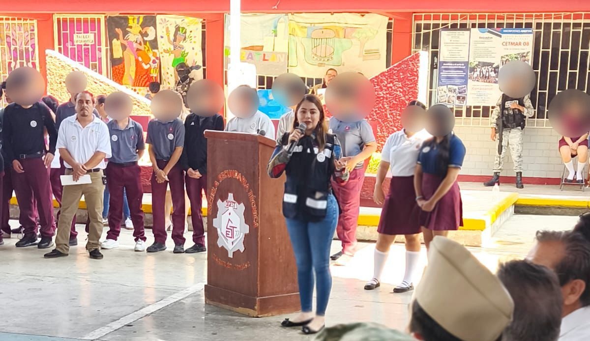 Realizan capacitación y simulacro escolar en Mazatlán