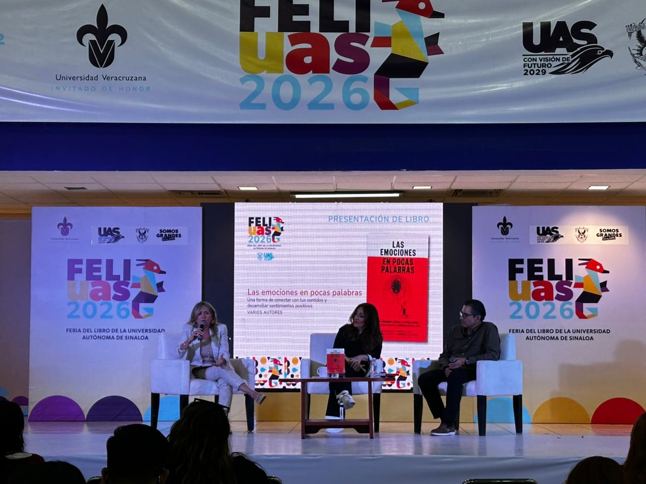 Presentación del libro Las emociones en pocas palabras en la FeliUAS de Mazatlán