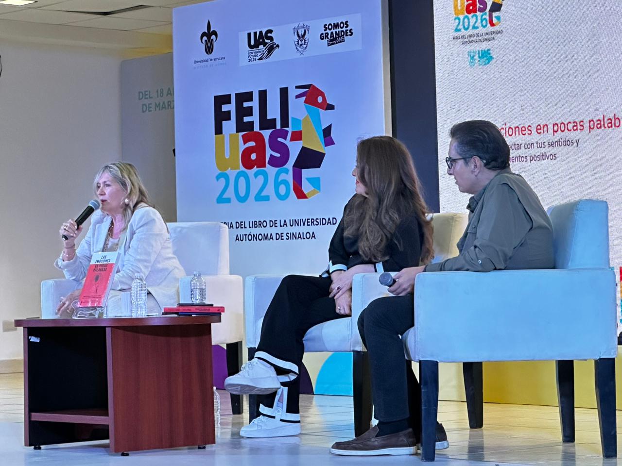 Presentación del libro Las emociones en pocas palabras en la FeliUAS de Mazatlán