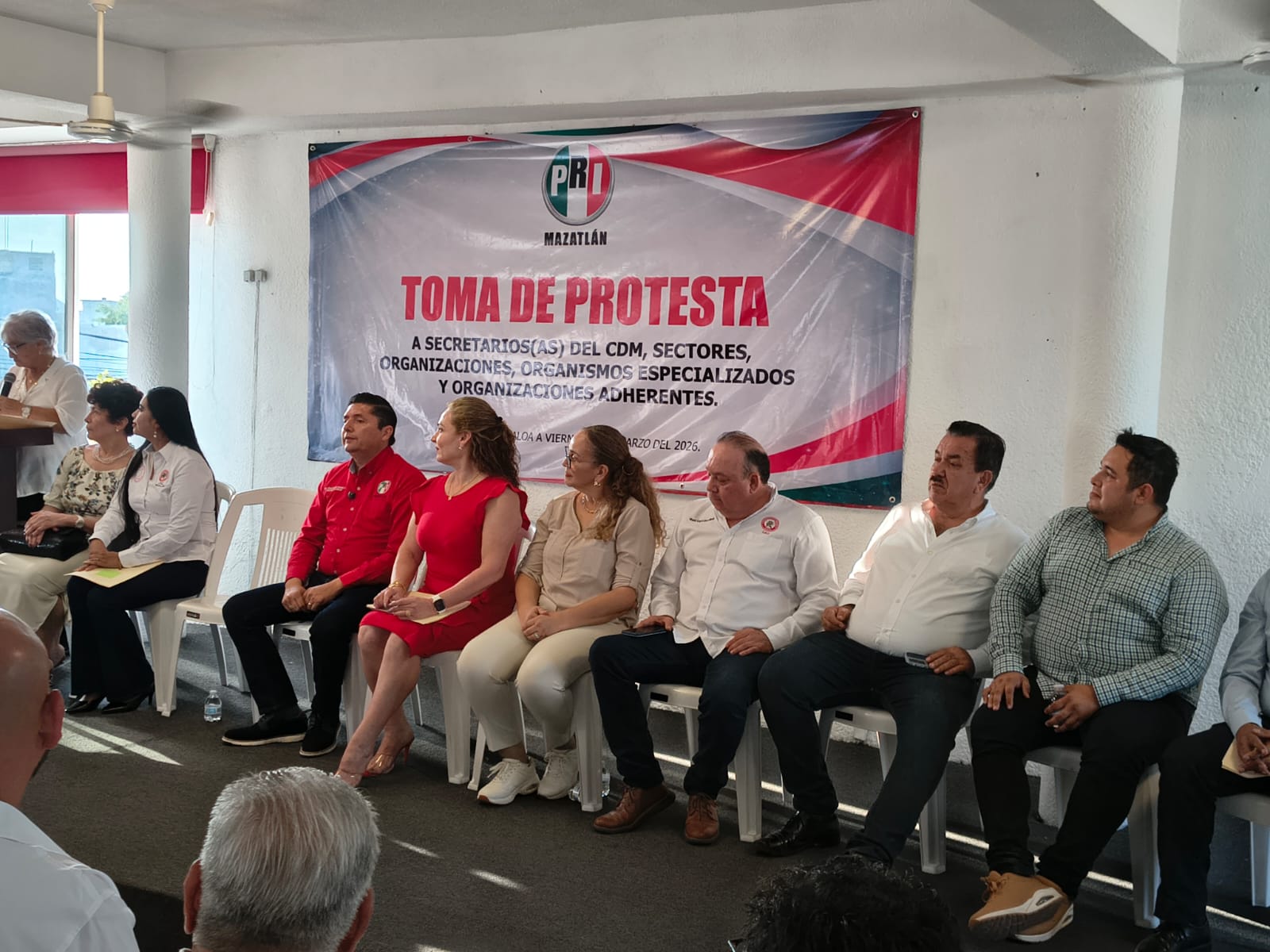 PRI Mazatlán toma protesta a secretaría y sectores