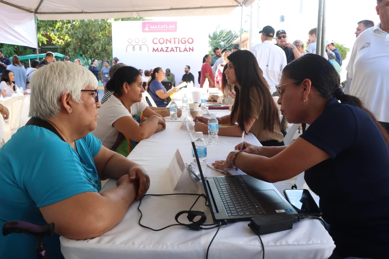 Programa "Contigo Mazatlán" llega a la colonia Olímpica