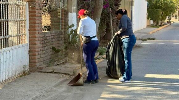 Llevan el programa de limpieza “Mazatlán Te Quiero Limpio” a la comunidad de El Pozole