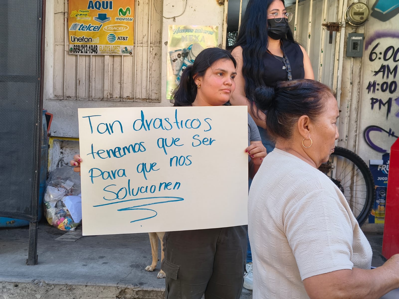 Protestan padres de Mazatlán frente a kínder en la colonia Tierra y Libertad