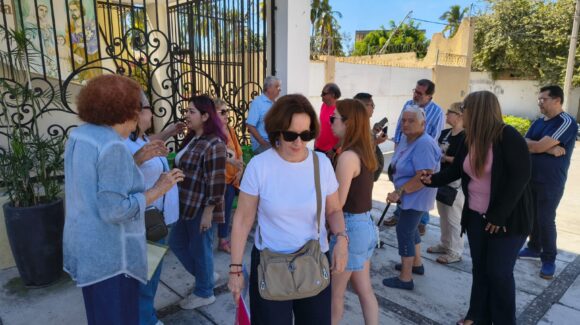 Vecinos de fraccionamiento Gaviotas, en Mazatlán, protestan por incremento de permisos de construcción
