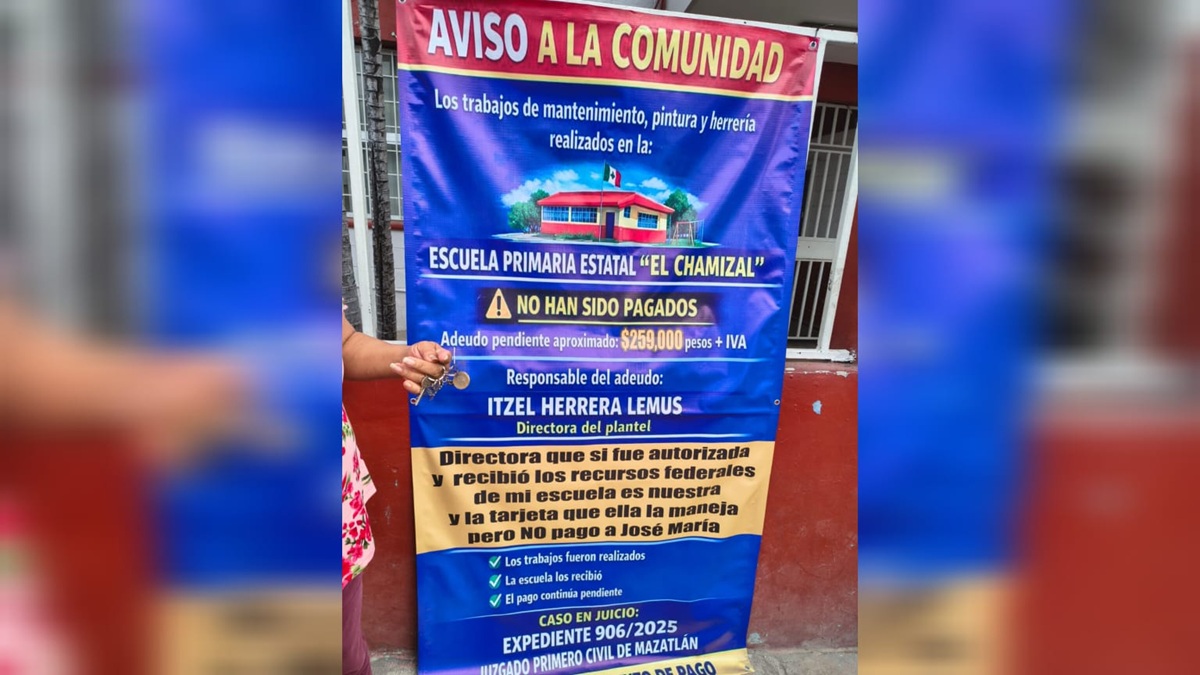 Padres de familia toman primaria El Chamizal, en Mazatlán