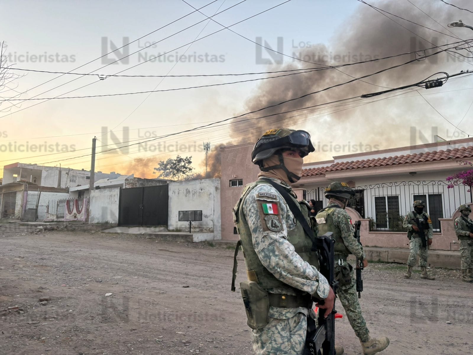 Incendian el domicilio donde 3 hombres fueron ejecutados la colonia Lázaro Cárdenas en Culiacán