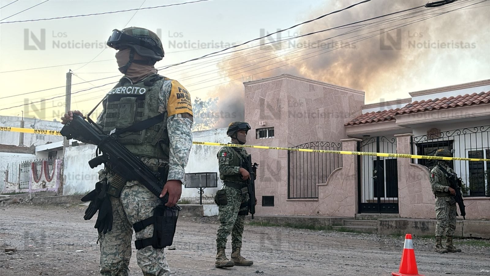 Incendian el domicilio donde 3 hombres fueron ejecutados la colonia Lázaro Cárdenas en Culiacán
