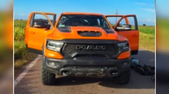 Tras agresión, militares aseguran armas tipo AK-47, chalecos y una camioneta RAM en Navolato, Sinaloa