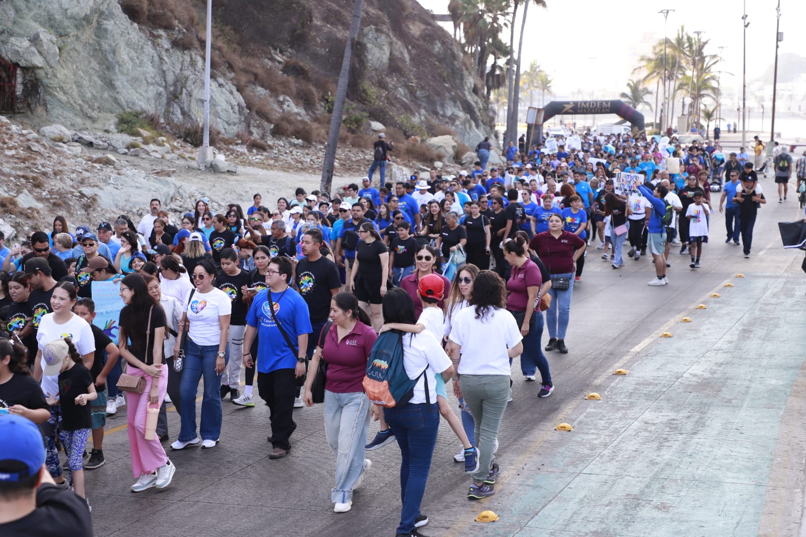 realizan con exito la caminata paso a paso por el autismo en mazatlan sinaloa