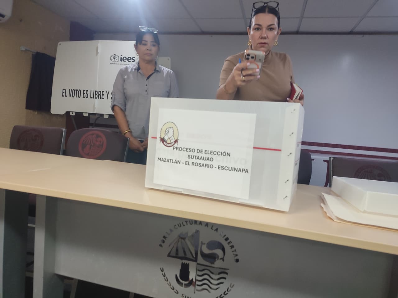 Realizan votación ante notaria para elegir a líder sindical en la UAdeO Unidad Regional Sur