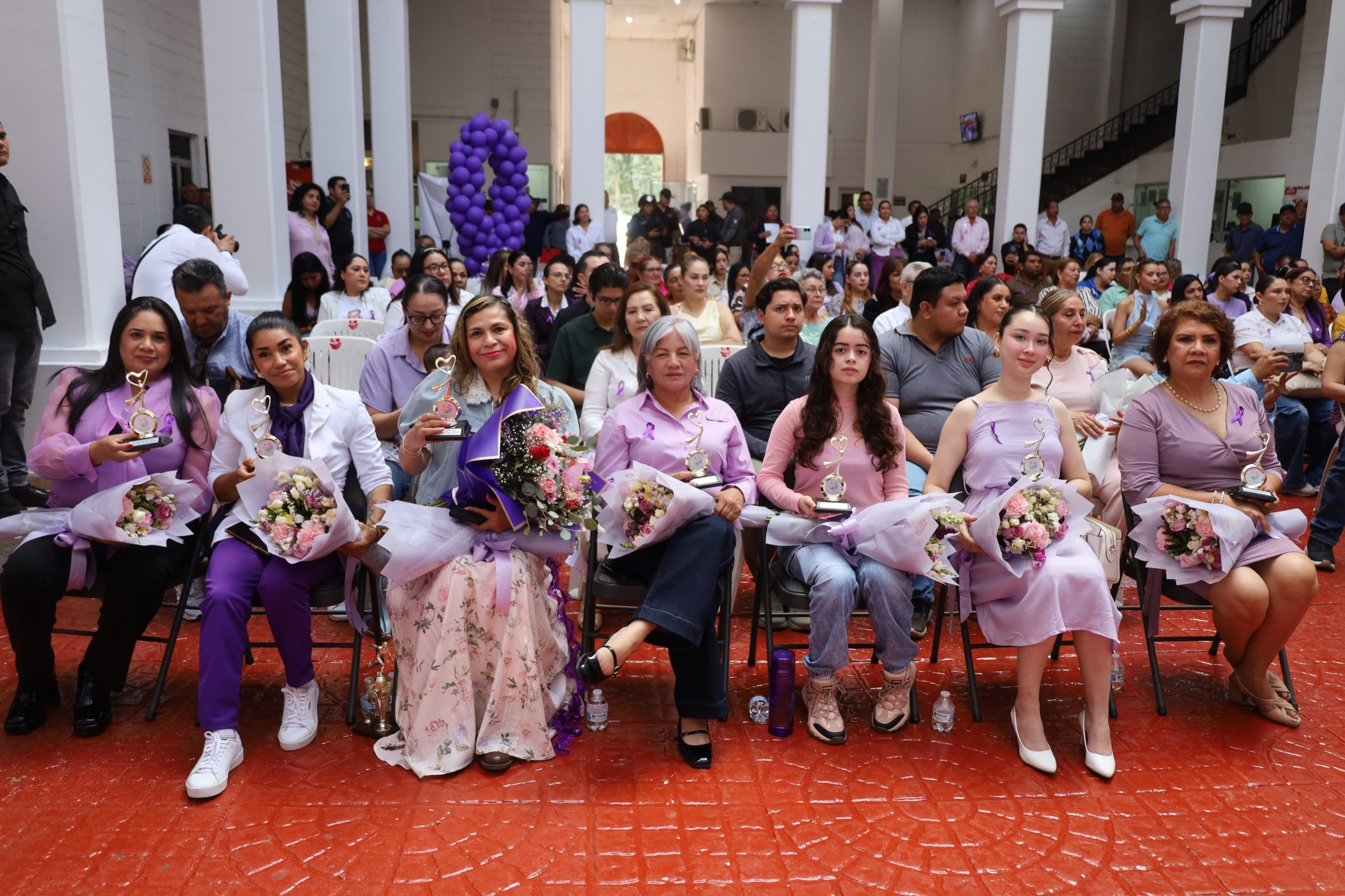 Reconocen a mujeres destacadas en Navolato