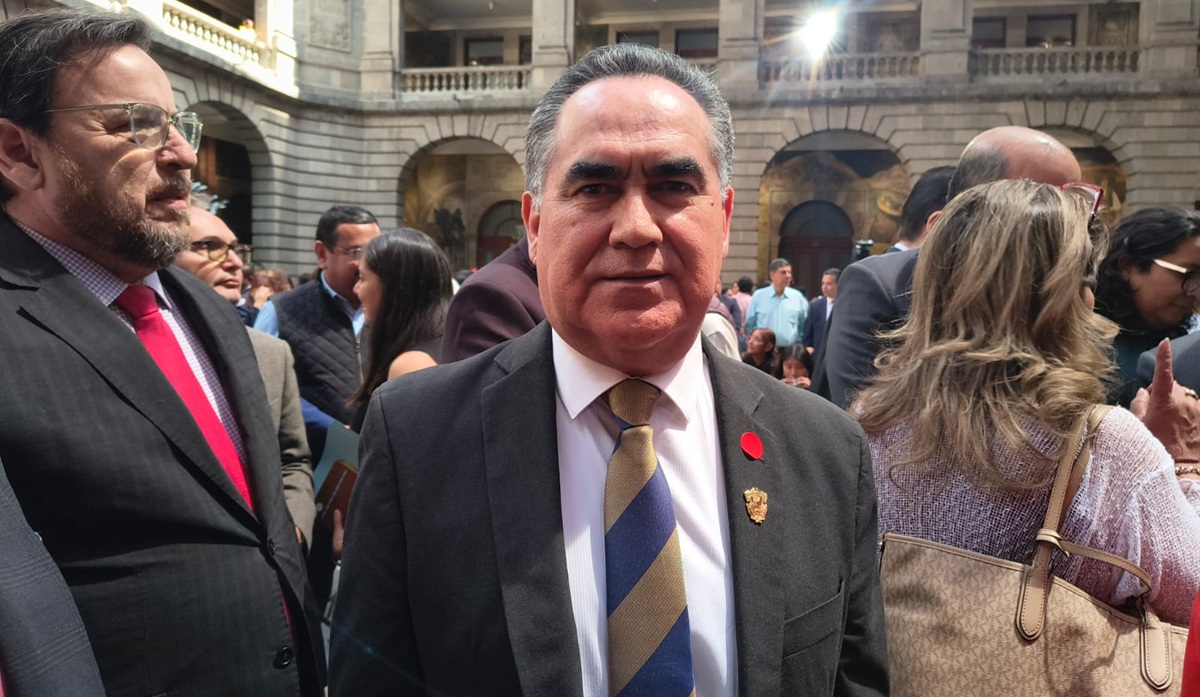 Rector de la UAS asiste a Foro Nacional "Más allá de las pantallas: Impacto de las tecnologías digitales en la educación y en la salud mental"