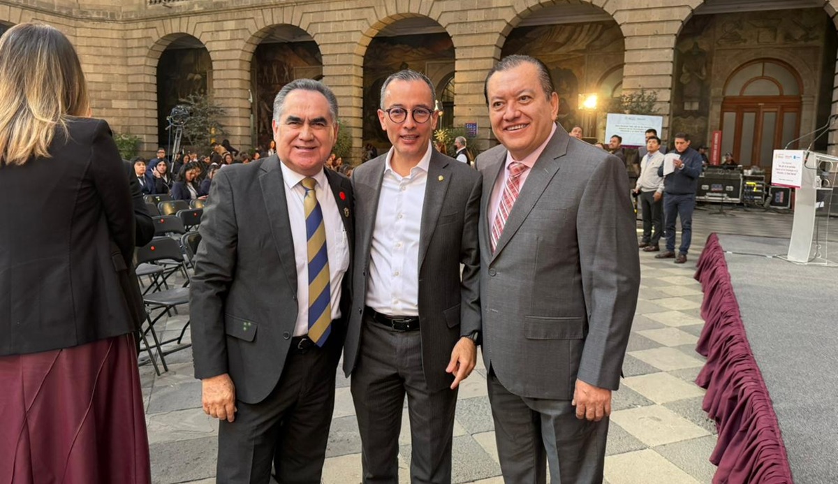 Rector de la UAS asiste a Foro Nacional "Más allá de las pantallas: Impacto de las tecnologías digitales en la educación y en la salud mental"