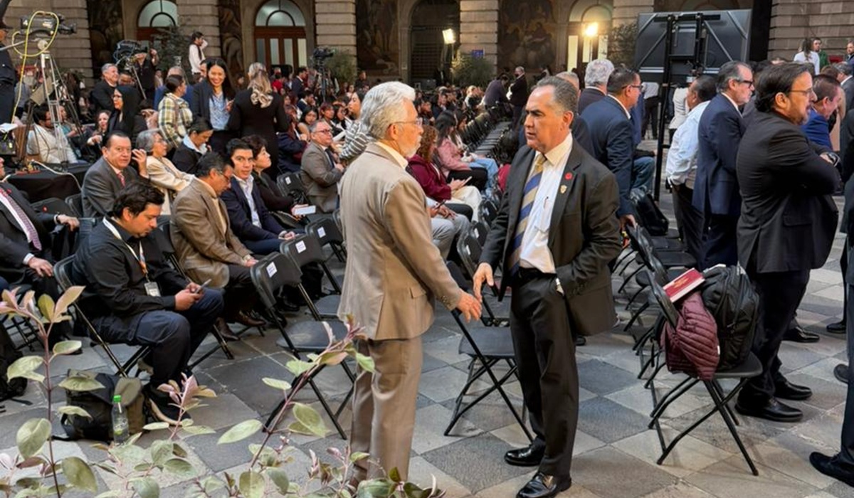 Rector de la UAS asiste a Foro Nacional "Más allá de las pantallas: Impacto de las tecnologías digitales en la educación y en la salud mental"