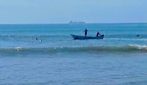 Rescatan a nueve turistas en Isla de la Piedra, Mazatlán
