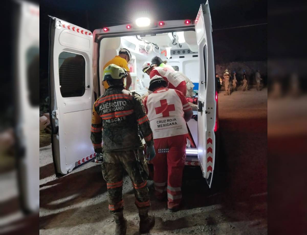 rescatan las autoridades a uno de cuatro mineros atrapados en el rosario sinaloa