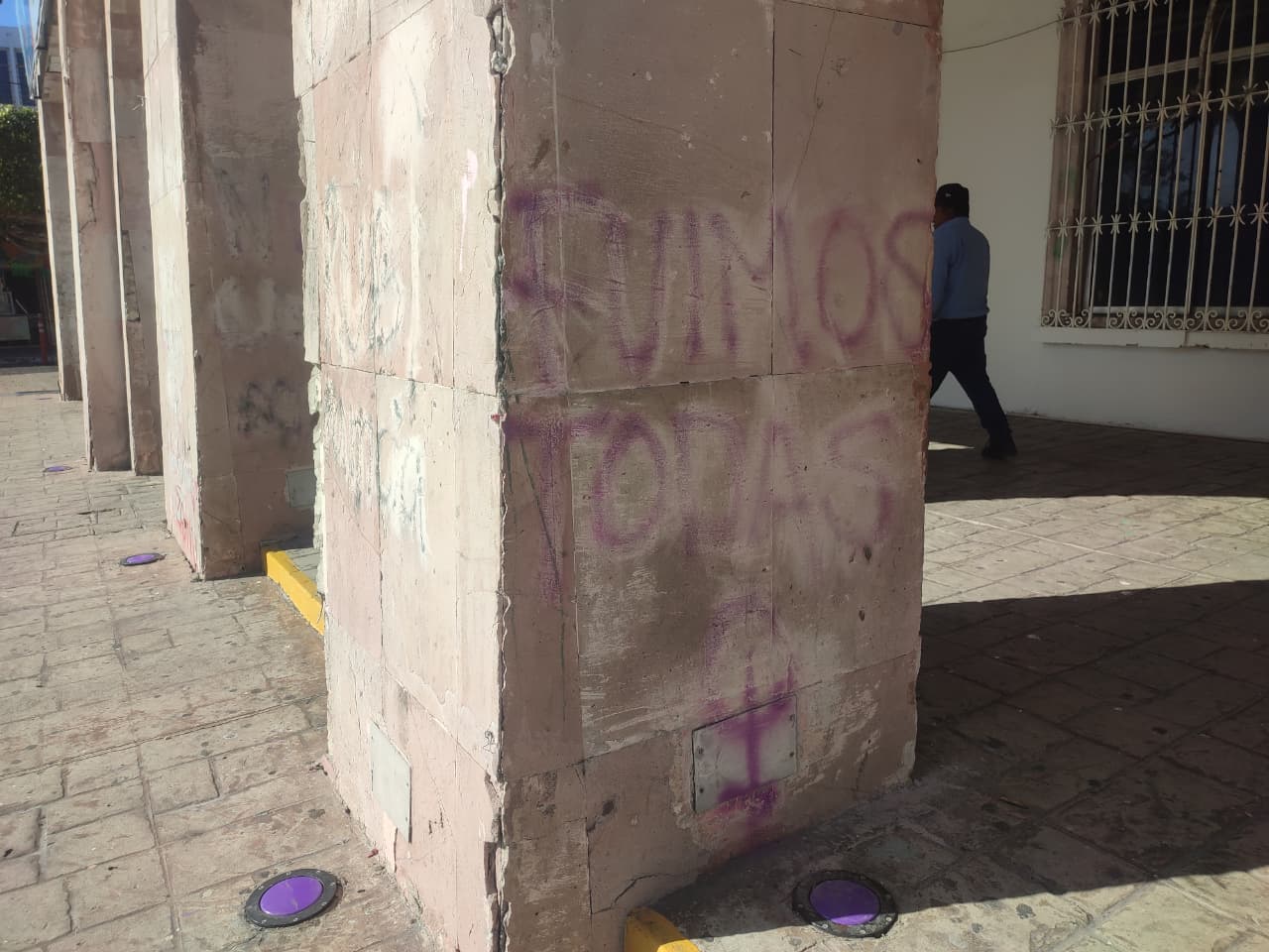 restauraran la fachada de palacio municipal de mazatlan sinaloa tras pintas de feministas